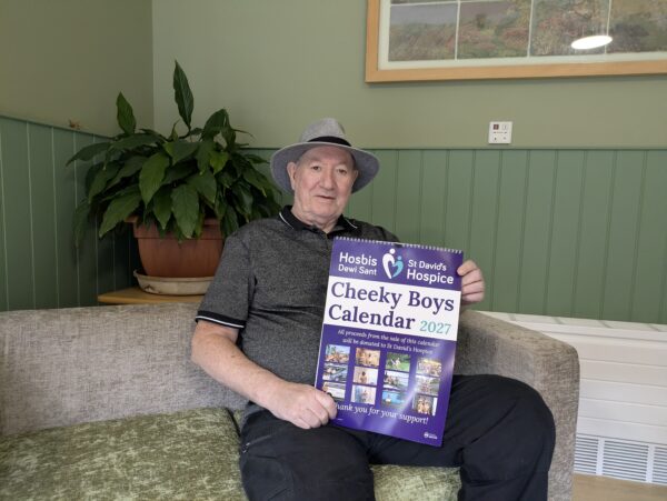 Calendr Bechgyn Digywilydd